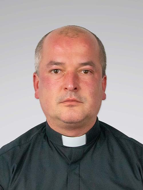 OLÁH ZSOLT
