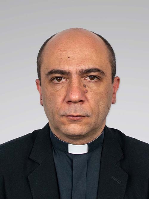 Dr. ROMAN JÁNOS