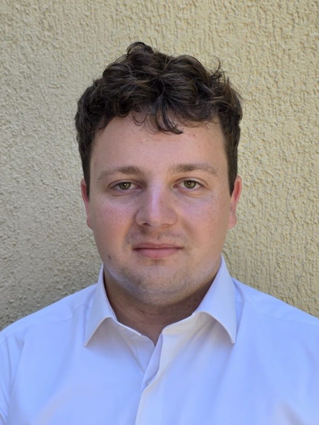KRIS SZILVESZTER-ROLAND